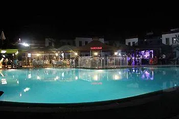 Club Cherry & Family 2*