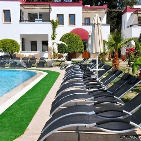 Hotel Club Cherry & Family 2*