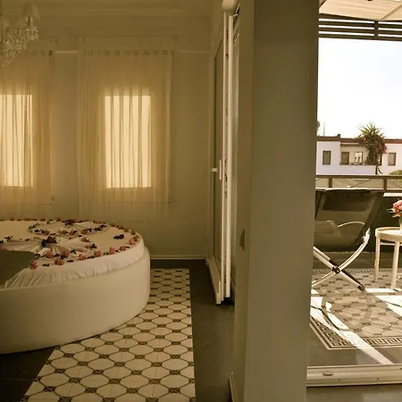 Club Cherry & Family Hotel 2*