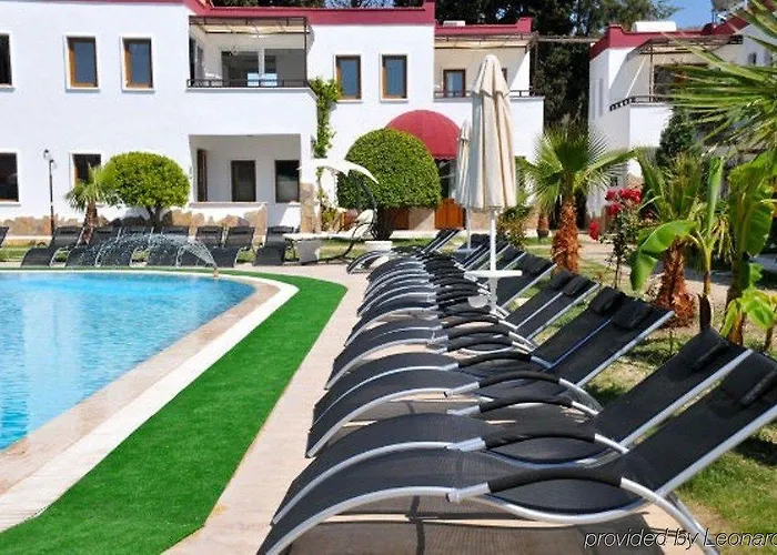 Hotel Club Cherry & Family 2*