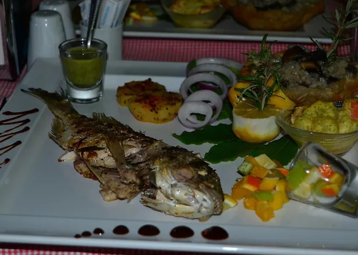 Club Cherry & Family Hotell 2*