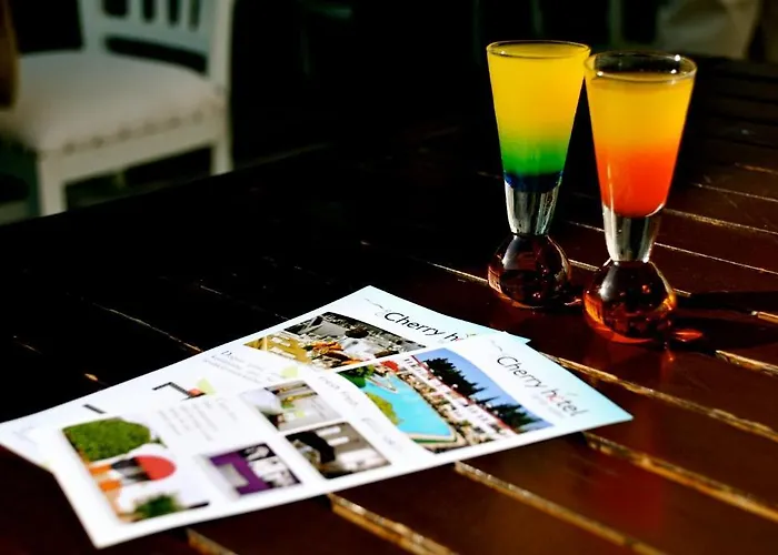 Club Cherry & Family Hotell 2*