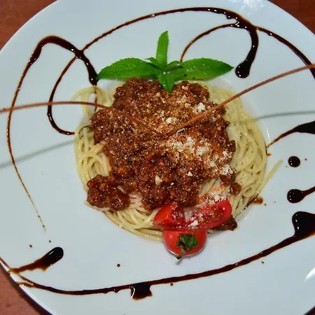 Club Cherry & Family